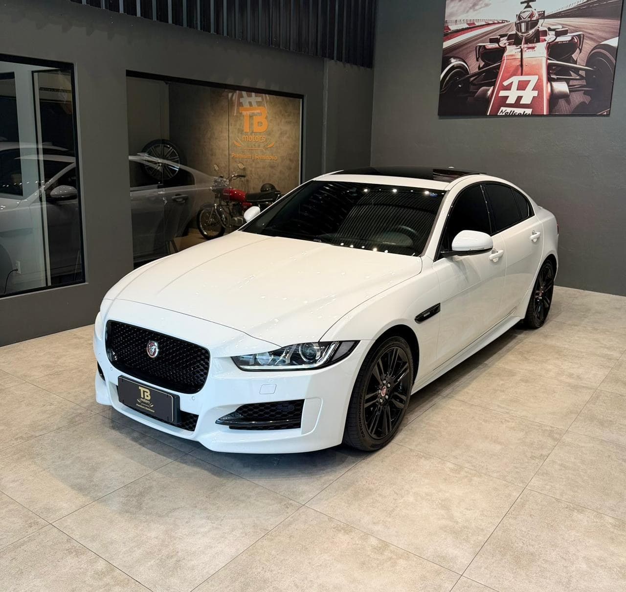 JAGUAR XE R-SPORT P250 BRANCO 2018
